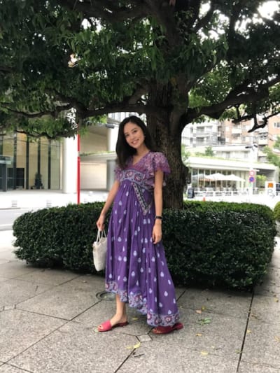 妊娠8カ月のワンピースコーデ｜チームVERYのマタニティsnap