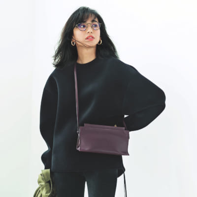 【明日のコーデ】黒パンツセットアップ×カーキジャケット