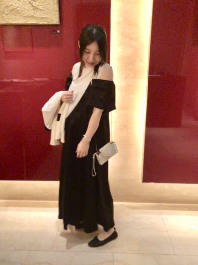 妊娠8カ月のワンピースコーデ｜チームVERYのマタニティsnap