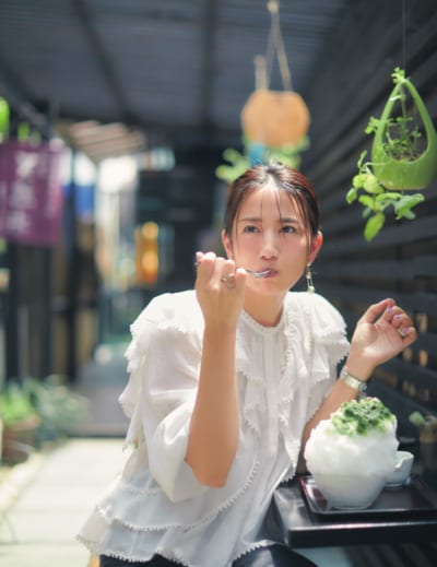 東原亜希さん、夏の私服は「サンダル×甘い服」