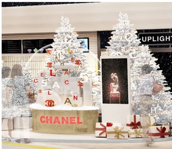 ホリデーシーズンの気分が高まる、シャネルのファンタジックなス ノードームが渋谷に出現！