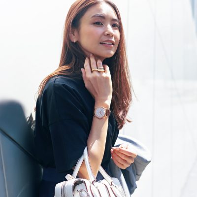 Part 1  よりあっさり、〝板についた感じで〟つけられるものが結果正解<br>  “Tシャツと、時計＆ジュエリーと私”