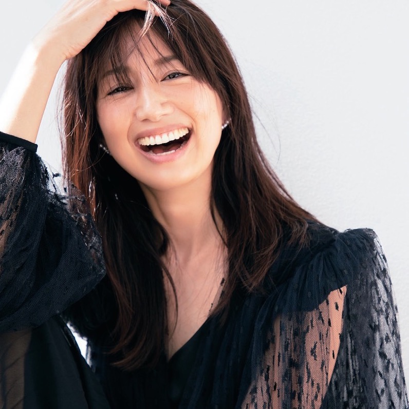 東原亜希さん着用品！almond シルバー 36.5