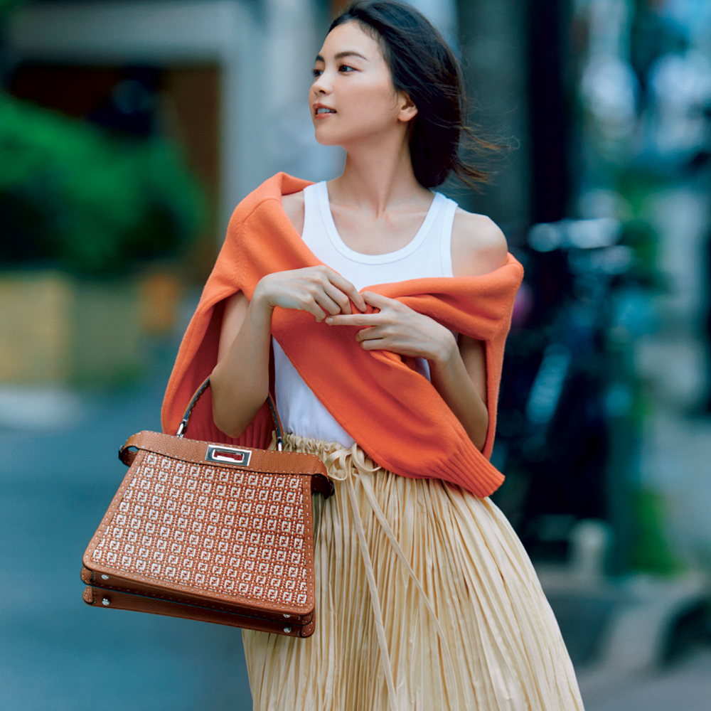 矢野未希子さんの【ペタンコ靴×スカート・ワンピ】コーデ3選 | VERY