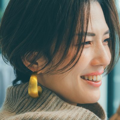 ショートへアママの“ON＆OFF切り替え”ピアステクニック