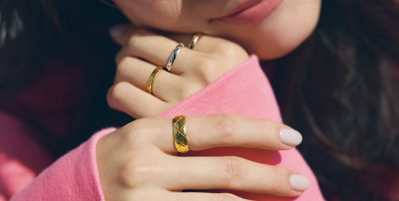 シャネル リング　美品 シルバー　クリア　ココマーク　2021年 シャネル リング美品 シルバークリアココマーク2021年