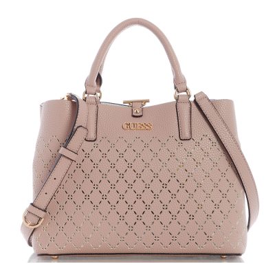 GUESSのバッグでデイリースタイルを格上げ