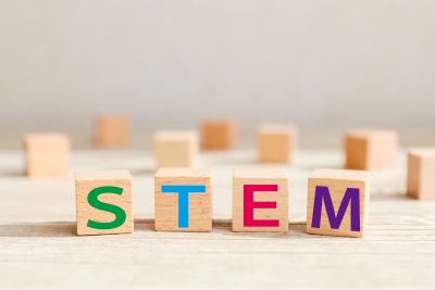 15歳スーパー科学者が役立ったと語る「STEM流の遊び」