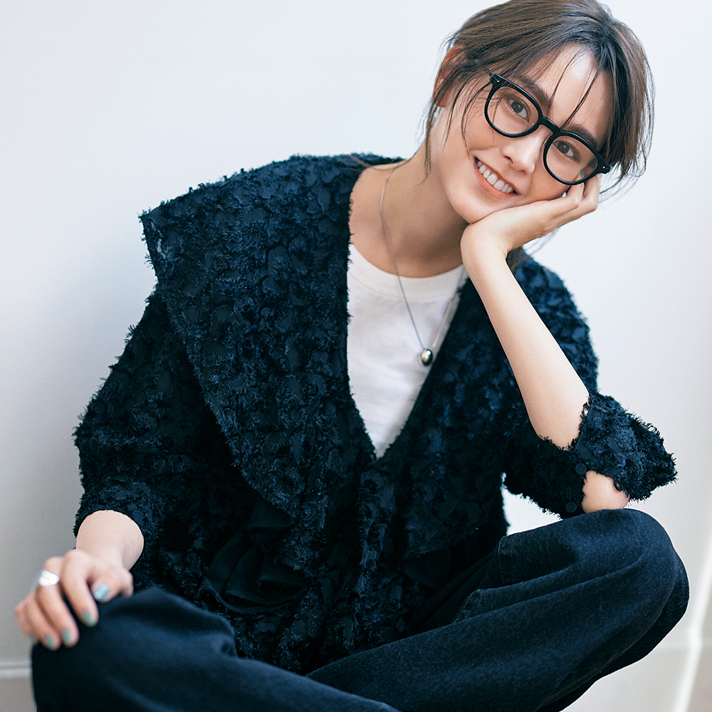 桐谷美玲さん】“鉄板服”は甘トップス「好きな服はシーン問わずどんどん