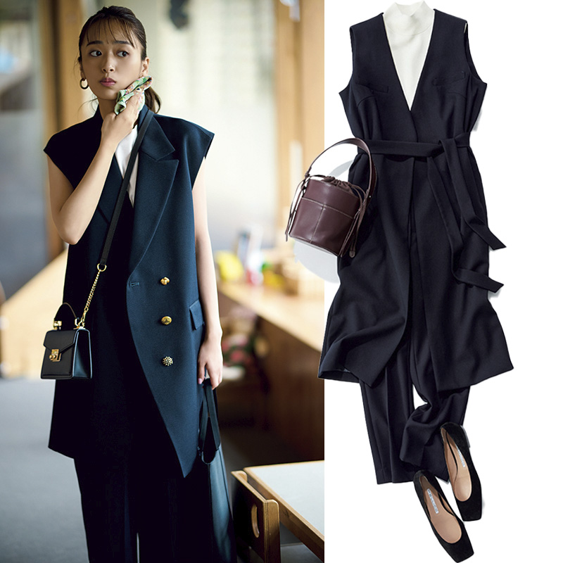 残暑の母業ネイビーコーデ】“ジレ”で涼しくきちんと見え！ | VERY