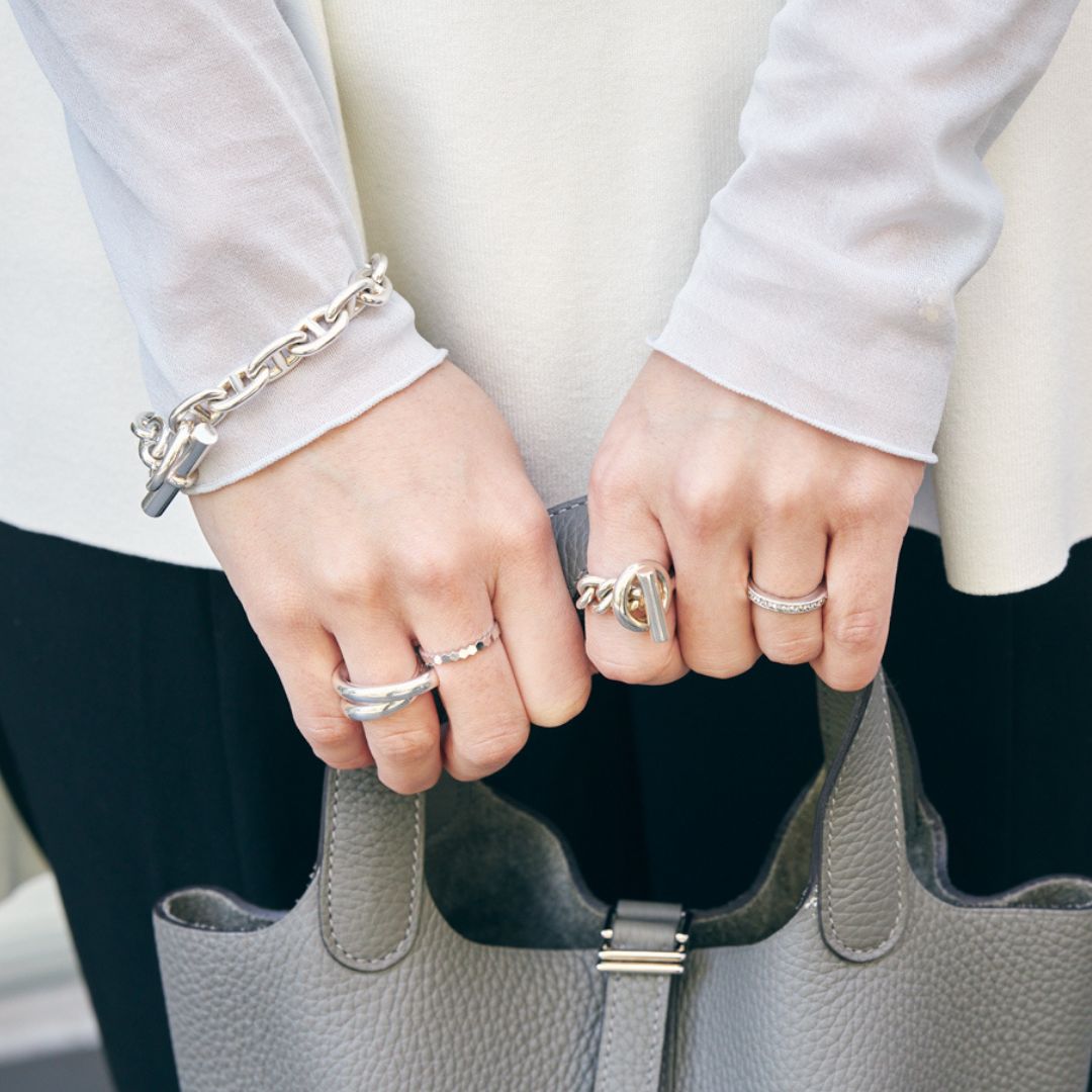 ママが【エルメス】の「シルバージュエリー」が好きな理由とは？＜SNAP