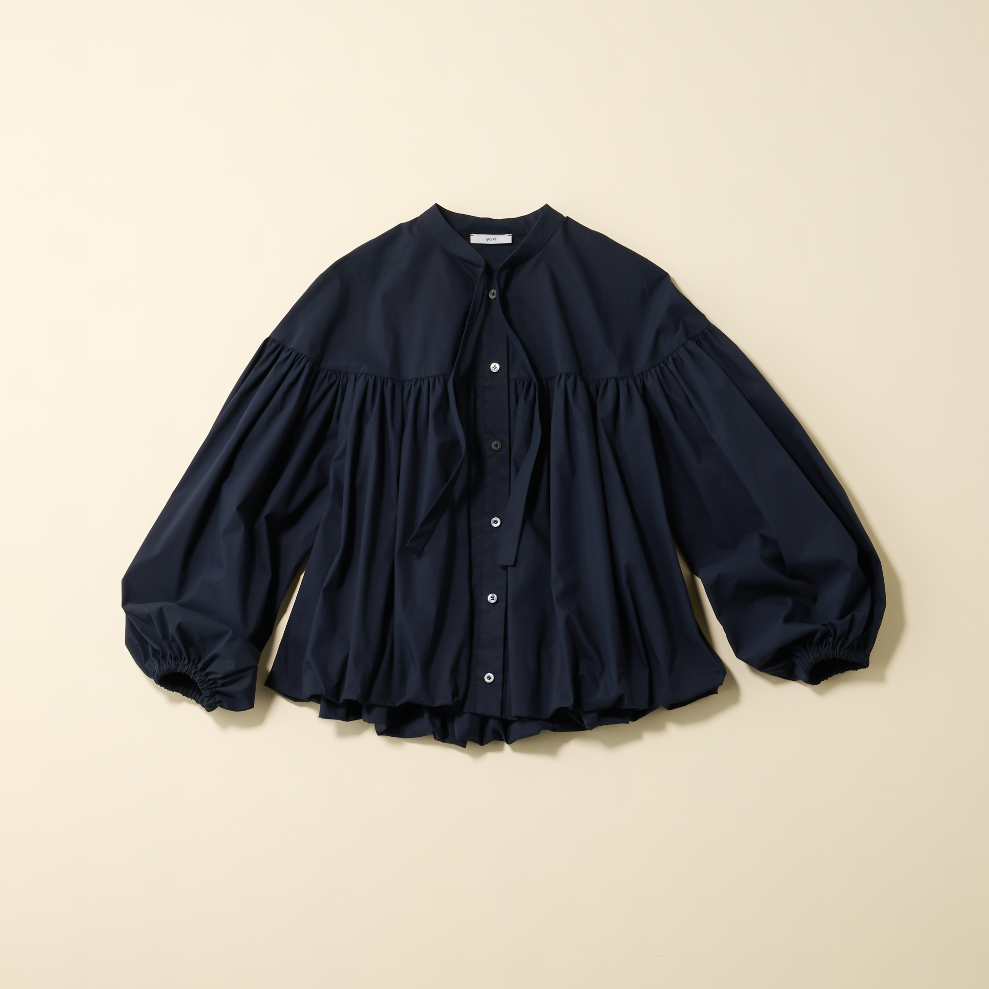 卒入園・卒入学】手持ち服派におすすめ「ネイビートップス」3選！ | VERY