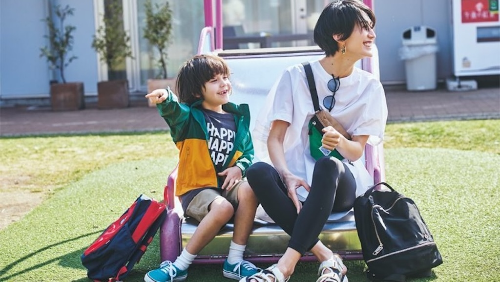 初めての保育参観・保育参加、服装はどうするべき？季節別コーデ例も｜VERY
