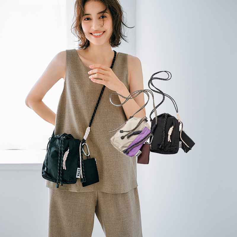 美品 MOODBOARDPRINTショルダーバッグ 高見え『ショルダーバッグ』発見！キレイめママの”今っぽカジュアル”に