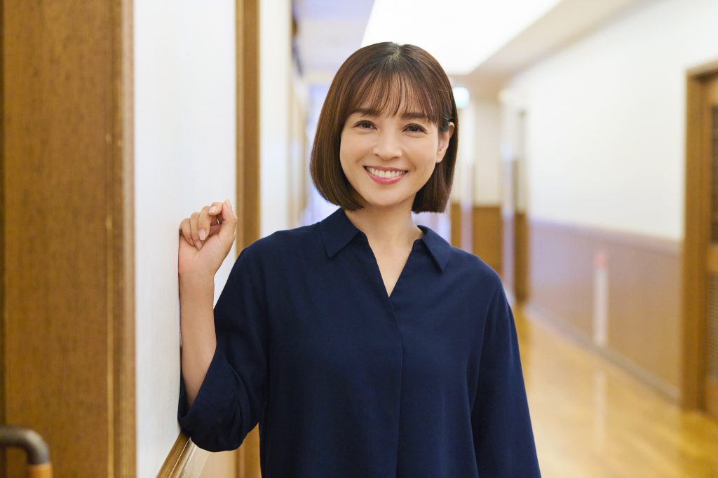 国仲涼子さんのインタビューカット。