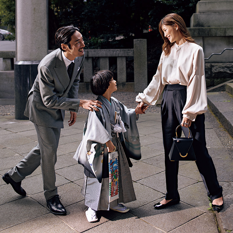 ワンツーで完成【七五三コーデ3選】光沢素材で“ハレの日”感アップ！ | VERY