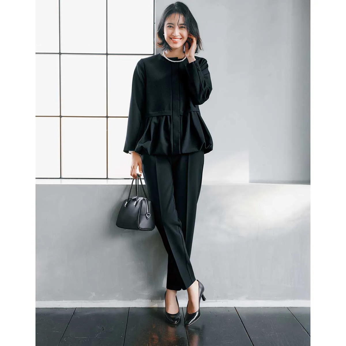 卒園式・卒業式のママの服装の2026年のトレンドである華やかなセットアップ