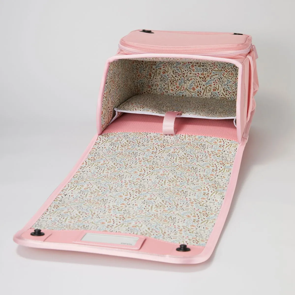 ファミリアのランドセルリュック「エアラン」の内面のリバティ柄