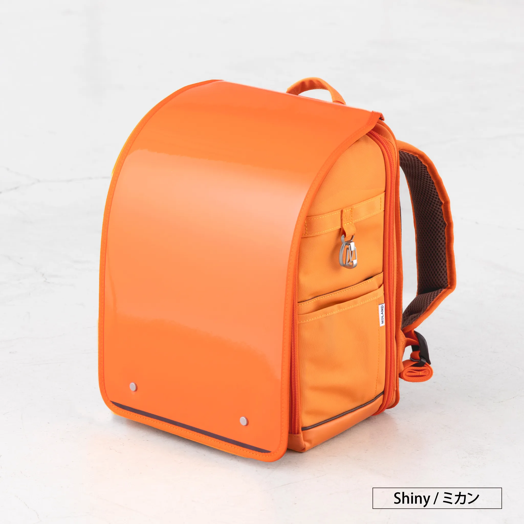 NuLAND（ニューランド）のランドセルリュック。今年注目の「みかん色」