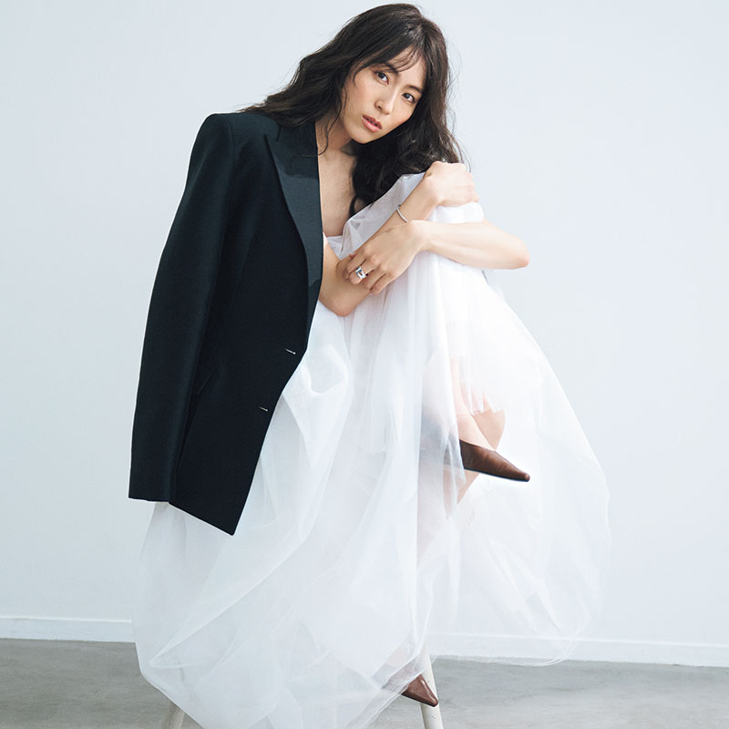 VERY掲載。笹川友里さん愛用のvenit 笹川友里さん】夏も“甘めオシャレ”で好感度大！私服コーデと愛用