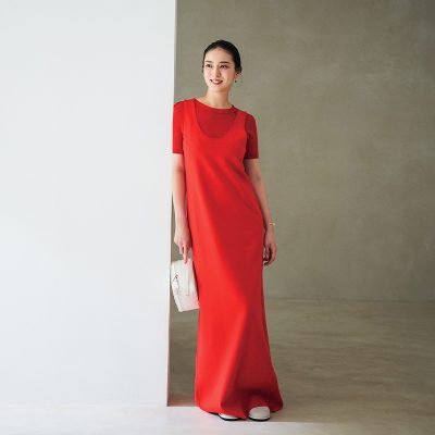 一枚でキマる！武井咲さんが着こなす“ドラマチックな赤ワンピ”3選