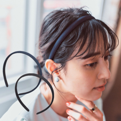 【ボブにもロングにも】無造作ヘアが即サマ見え！甘すぎない『極細カチューシャ』