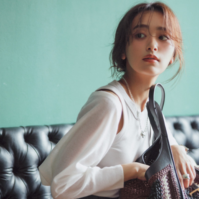 夏のノースリは『ボレロ風羽織り』で今どき！短丈でスタイルアップ効果も◎