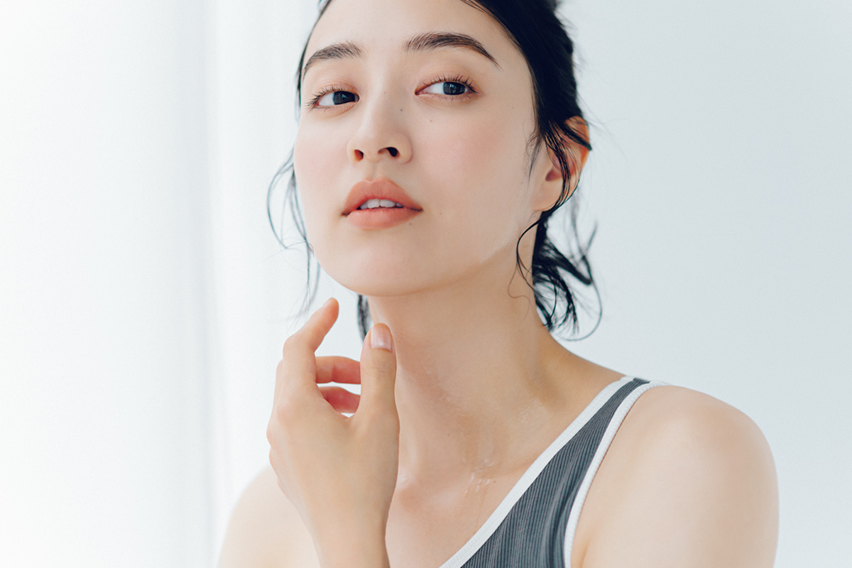 清涼感ある女性のイメージカット