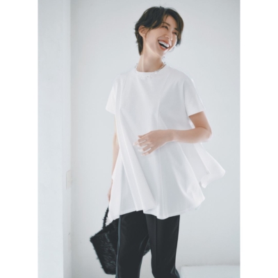 【保護者会コーデ】キレイめ白Tが万能！変形デザインでオシャレ度もUP