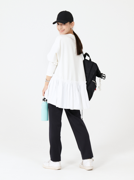 クラウドチームVERY髙松愛里の[THREE SQUARE]美脚ストレッチパンツ