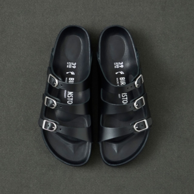 【ビルケン、UGG…】快適なのにキレイめ！セレクトショップ別注・限定サンダル３選