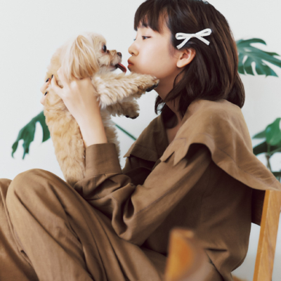 桐谷美玲さんが愛犬と登場！「息子にはヤキモチを焼いたことも」
