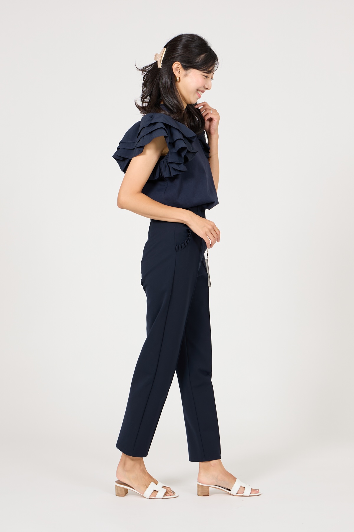 クラウドチームVERY青山美沙子の[THREE SQUARE]ラッフルスリーブプルオーバー