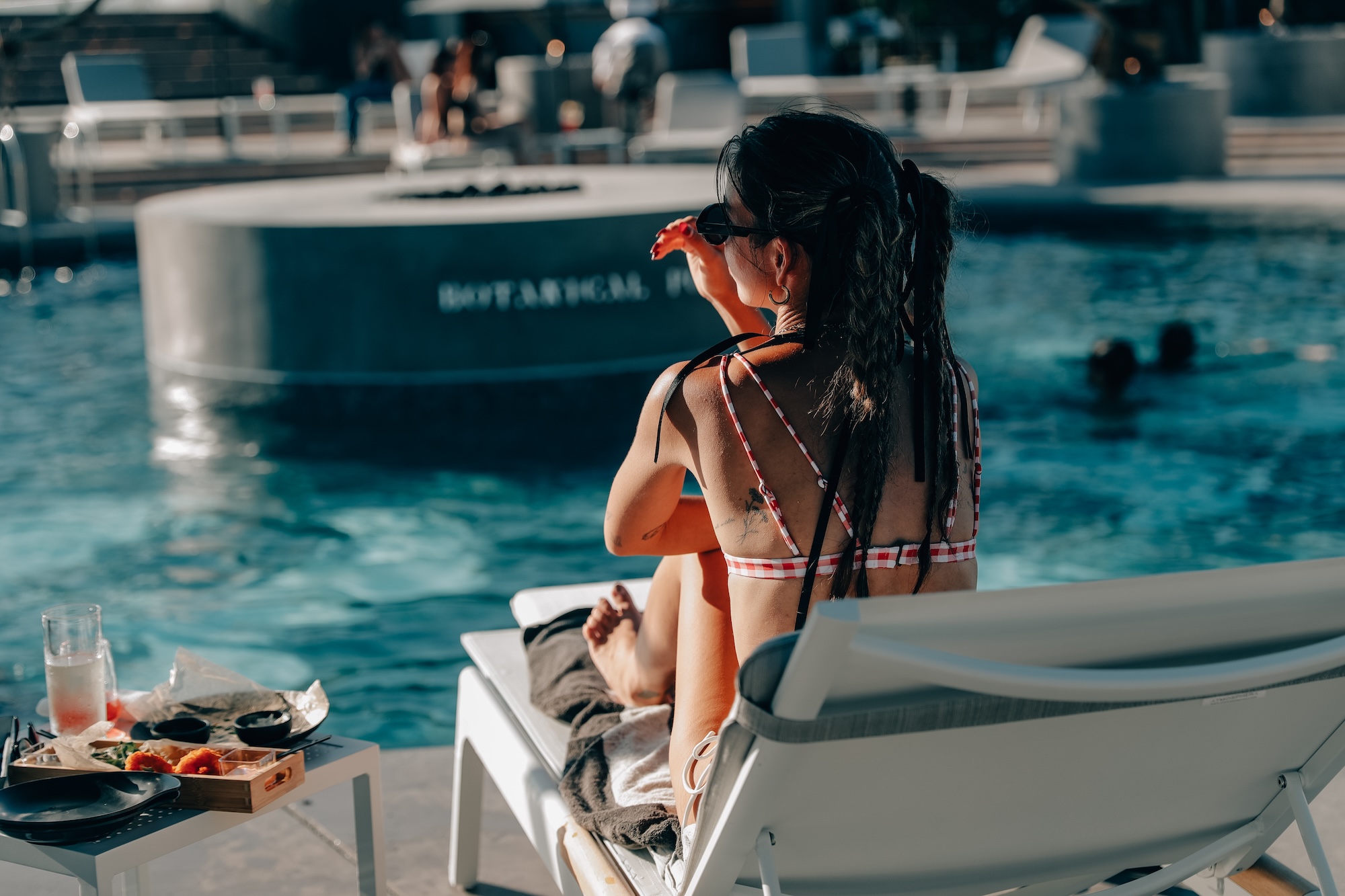 夏休みのお出かけにも！広大なプールで“リゾート気分”に浸れる施設【BOTANICAL POOL CLUB】って？