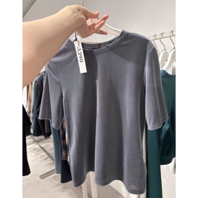 【GU】Ｔシャツ苦手派に！VERYスタッフが見つけた“きれいめトップス”2選