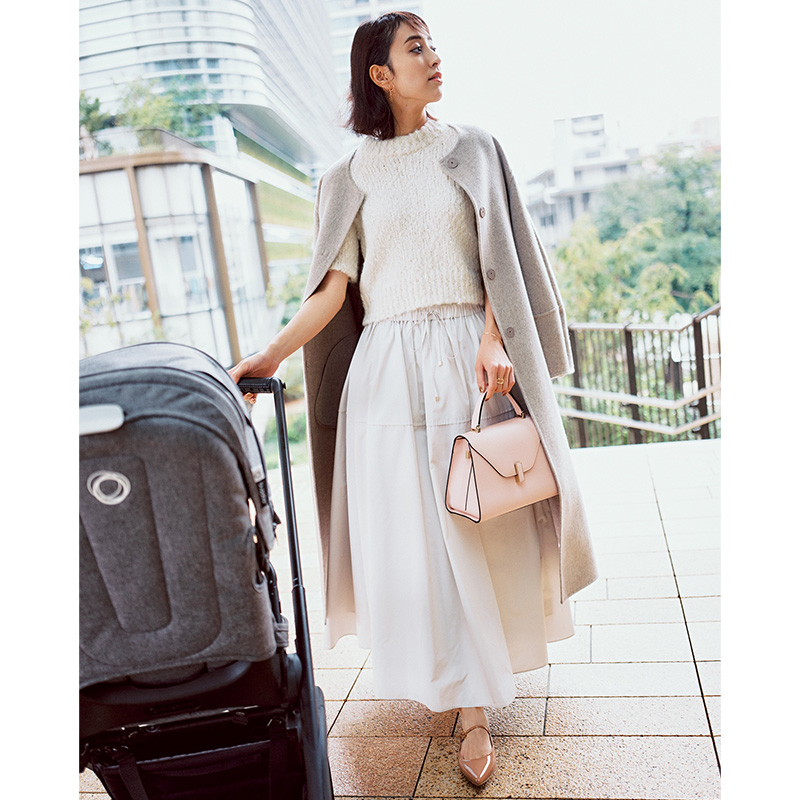 フレアスカート×ニット×ロングスカートの岡本あずささん