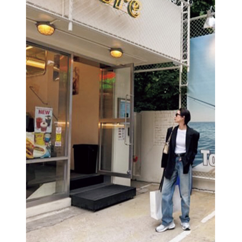 Simmons Grocery Store in 新沙洞