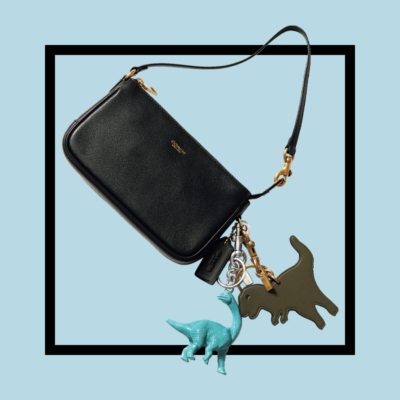 チャームも可愛い【コーチ】の“お手頃ミニバッグ”が子連れママの味方！