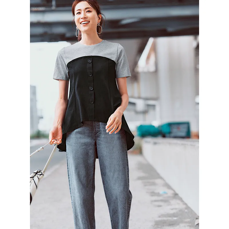 【ビスチェ風Tシャツ】でトレンド感！デニム合わせの甘辛バランスが◎