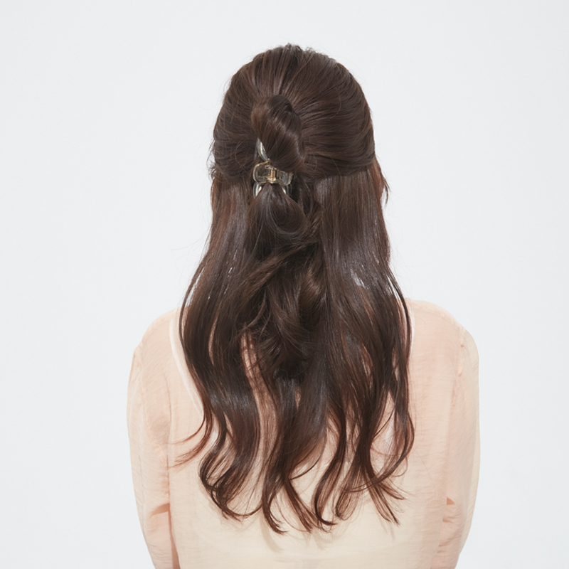ヘアクリップアレンジ後ろ姿