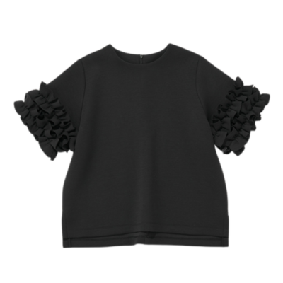 【仕事、帰省に】甘トップスも黒ならきちんと感アップで好印象