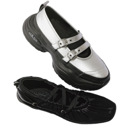 【トレンドスニーカー４選】ママが履きたい“ローファー感覚”のフラットシューズ