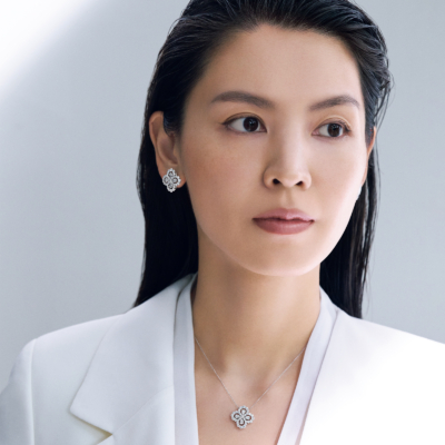 申 真衣さんが纏う。グローバルリーダーたちの「ハリー・ウィンストン」【前編】