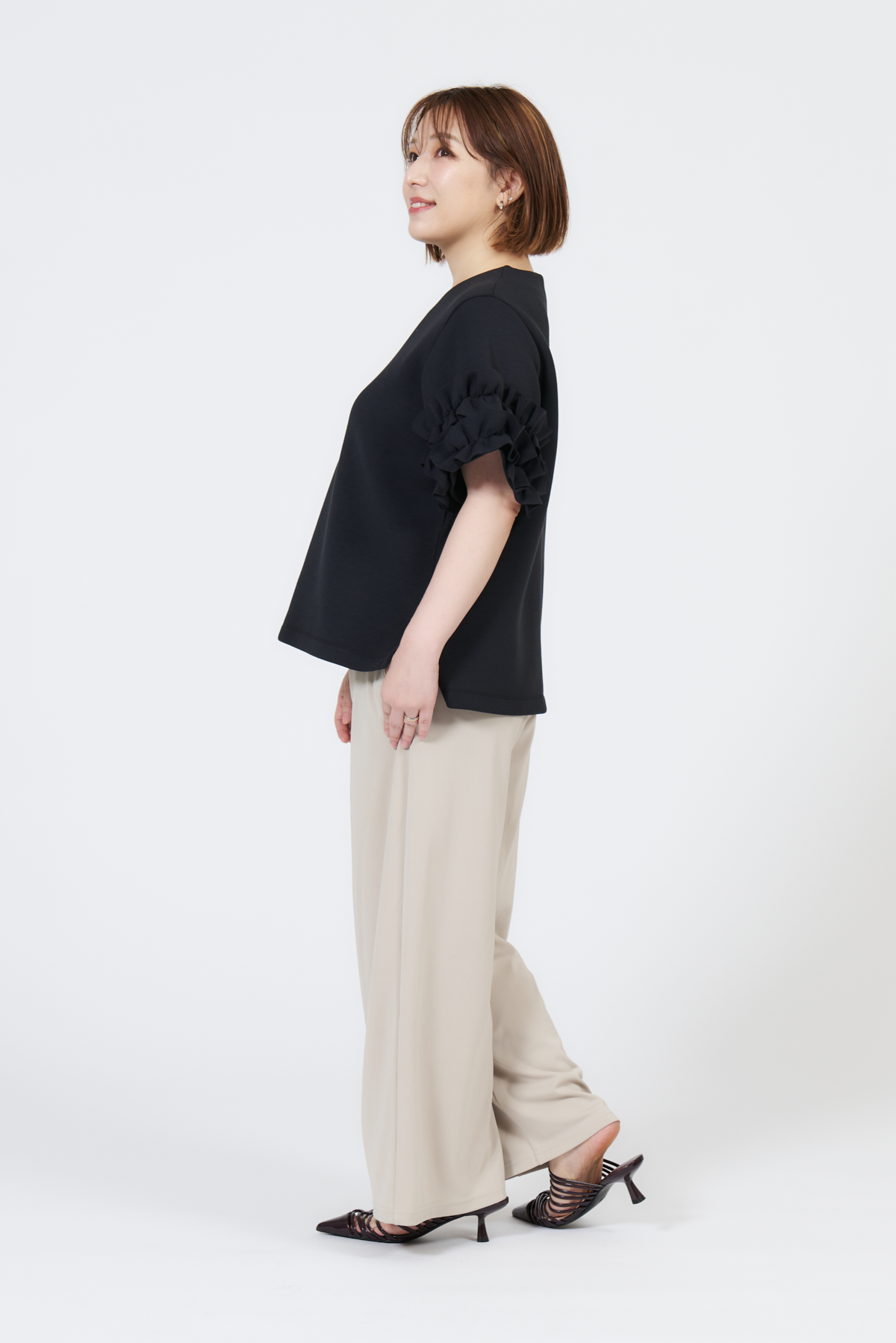 クラウドチームVERY田中ひとみの[THREE SQUARE]フリルスリーブプルオーバー