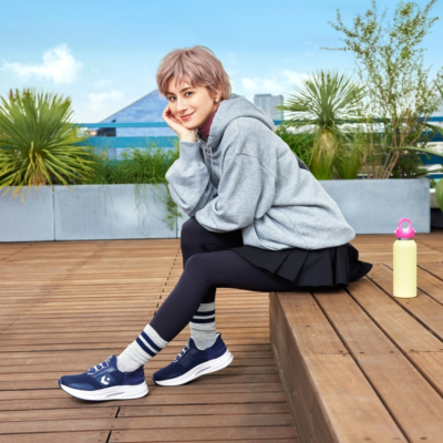 “さっと履ける”はママの味方！コンバースのハンズフリーシューズ「スリットスライド」