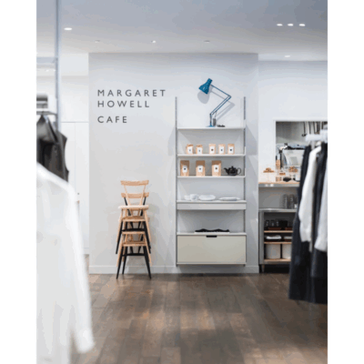 “限定アイテム”や“世界最大規模のカフェ”も登場【マーガレット・ハウエル】注目の新店がニュウマン高輪にオープン！