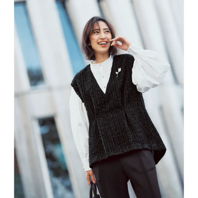 【お宮参りコーデ】ツイードジレで上品に！ふんわり白ブラウスで優しげに