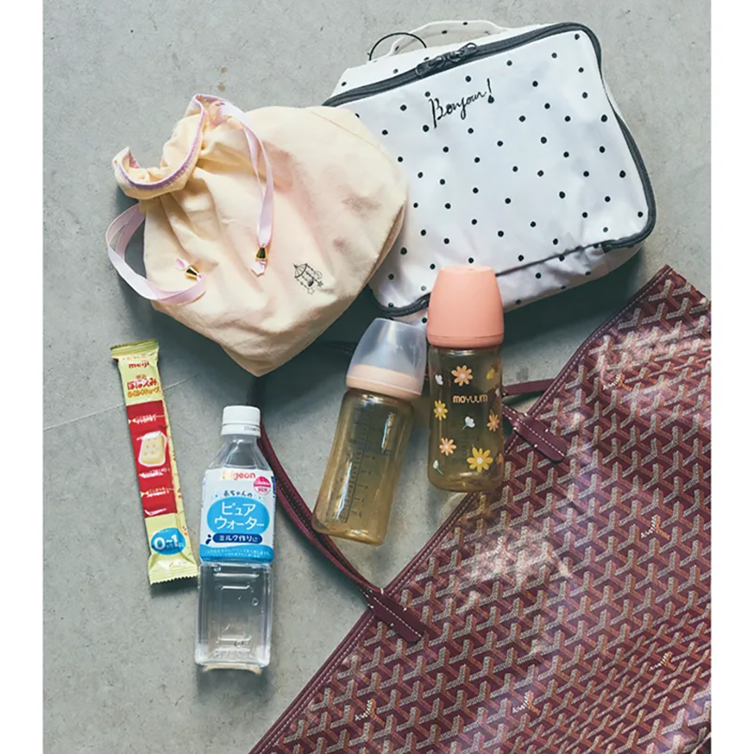 鈴木詩織さんのゴヤールのトートバッグと中身の写真