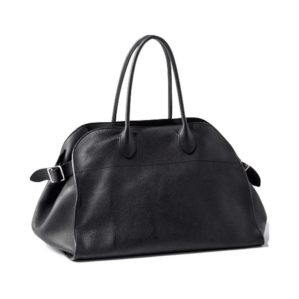 岡田有香さんのザロウのトートバッグの写真