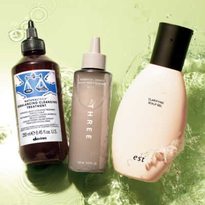 ツヤ髪の秘訣は【頭皮ケア】から！差がつく“週１クレンジング”３選